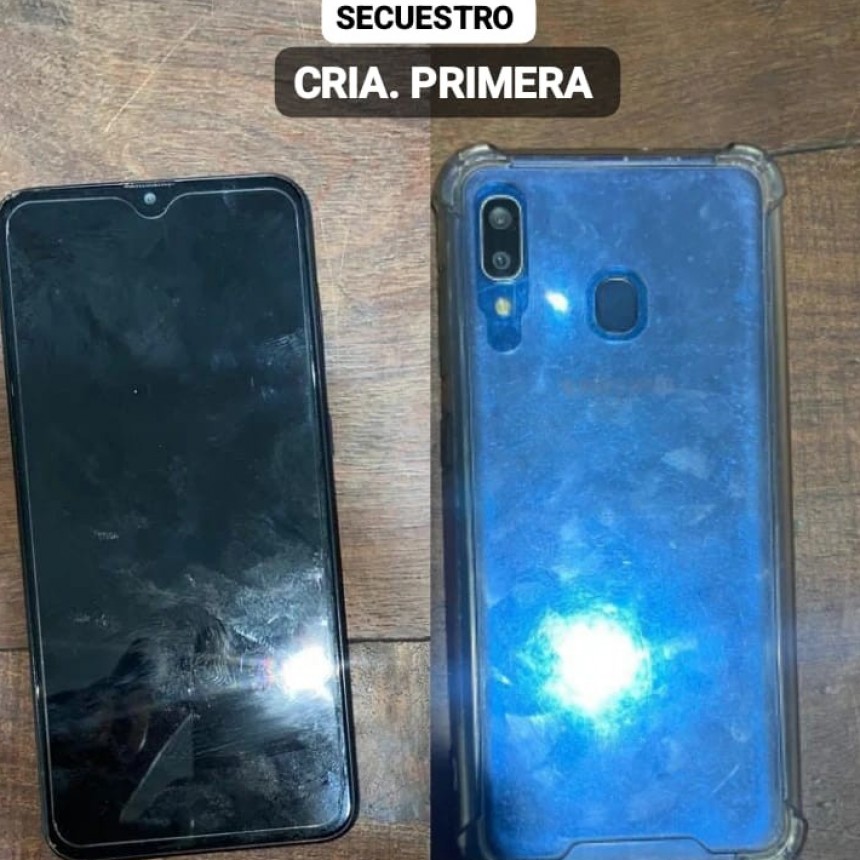 Villa &Aacute;ngela: ROBAN UN CELULAR A PUNTA DE CUCHILLO