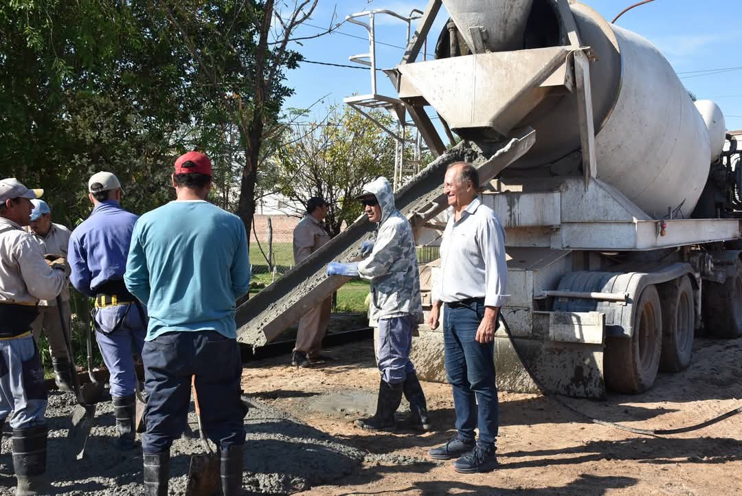 VILLA ÁNGELA: EL INTENDENTE PAPP DESTACÓ EL AVANCE DE LA OBRA DE PAVIMENTO EN CALLE TUCUMÁN Y ADVIERTE SOBRE LA DISMINUCIÓN DE FONDOS NACIONALES