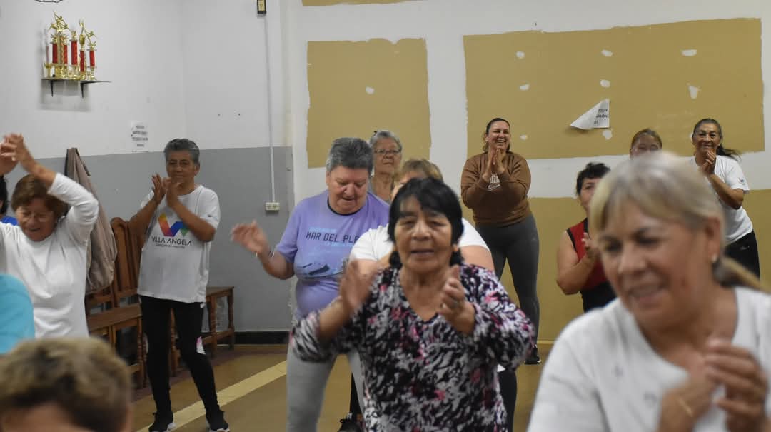 LA DIRECCIÓN DE DEPORTES MUNICIPAL OFRECE CLASES GRATUITAS DE GIMNASIA PARA ADULTOS 