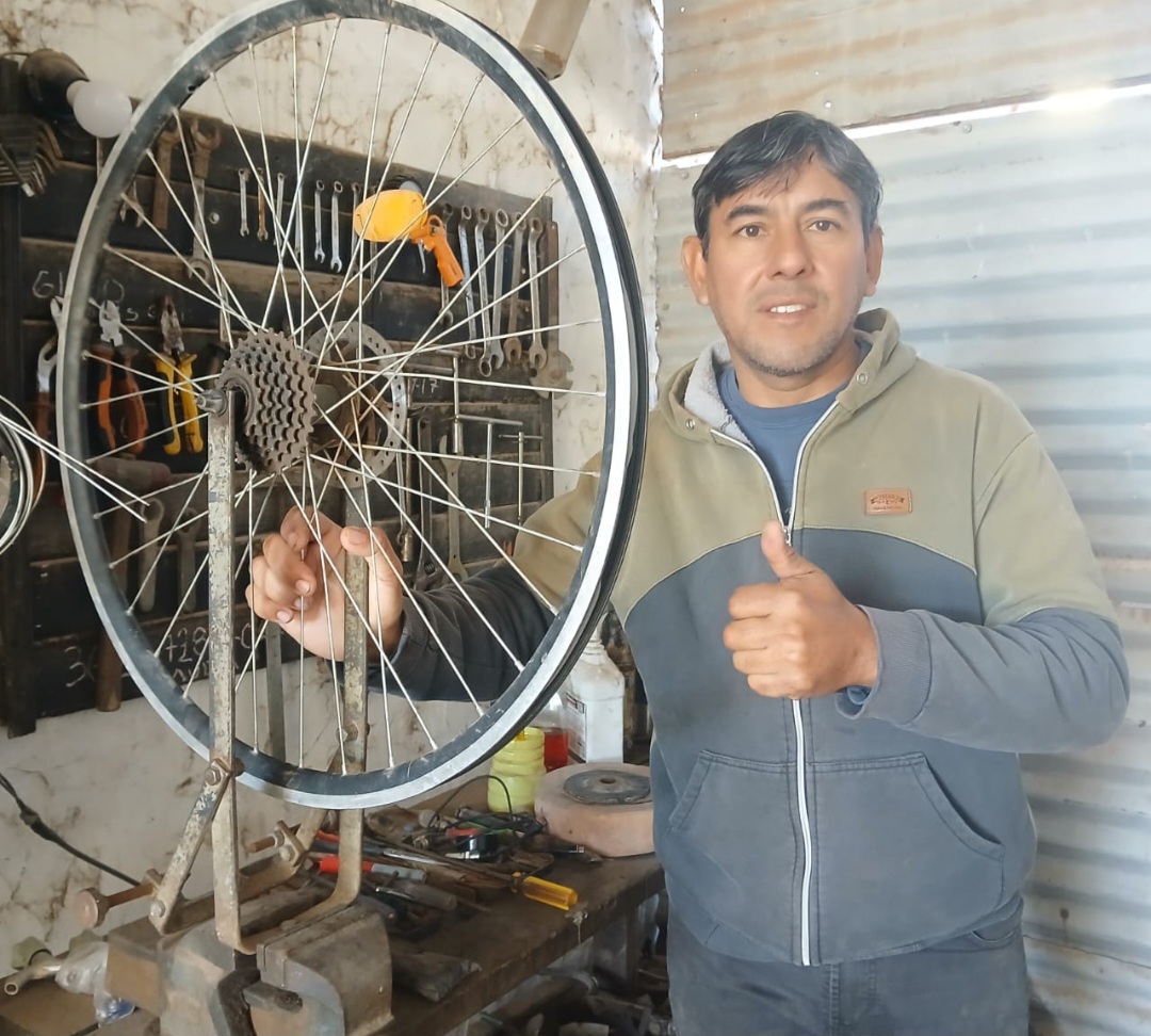 VILLA &Aacute;NGELA: EN EL D&Iacute;A DEL BICICLETERO, MANANTIAL ENTREVIST&Oacute; A SERGIO DIANCOF