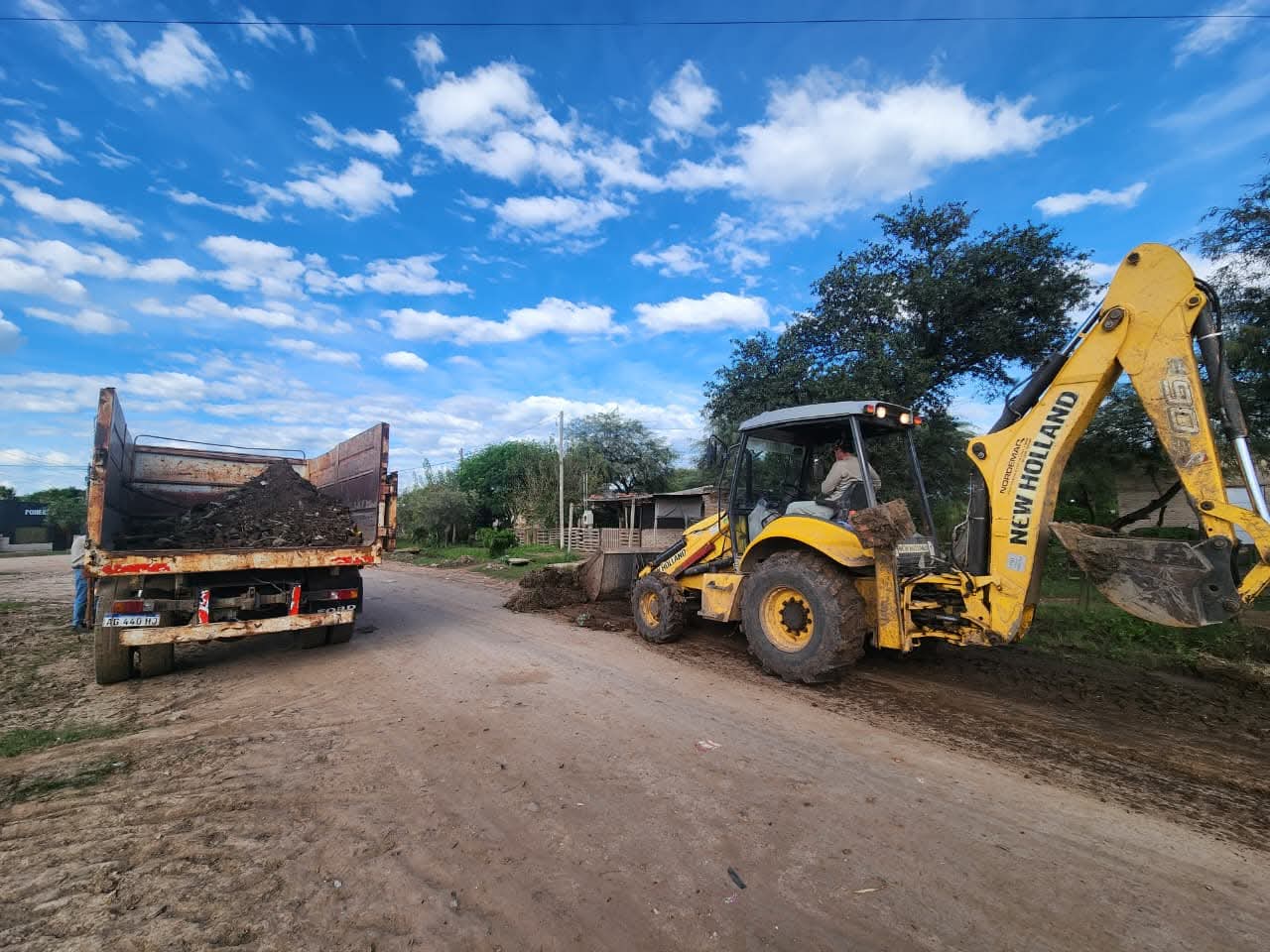 INTENSO OPERATIVO MUNICIPAL DE LIMPIEZA, MANTENIMIENTO Y MEJORAS EN DISTINTOS SECTORES DE VILLA &Aacute;NGELA