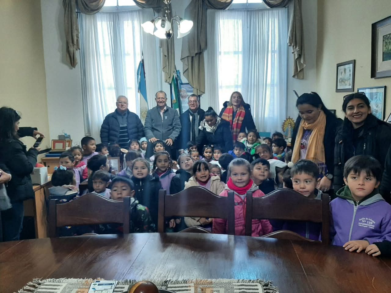 PAPP RECIBI&Oacute; A M&Aacute;S DE 200 NI&Ntilde;OS DEL JARD&Iacute;N N&deg; 139 Y CIF N&ordm;3 EN SU DESPACHO MUNICIPAL 