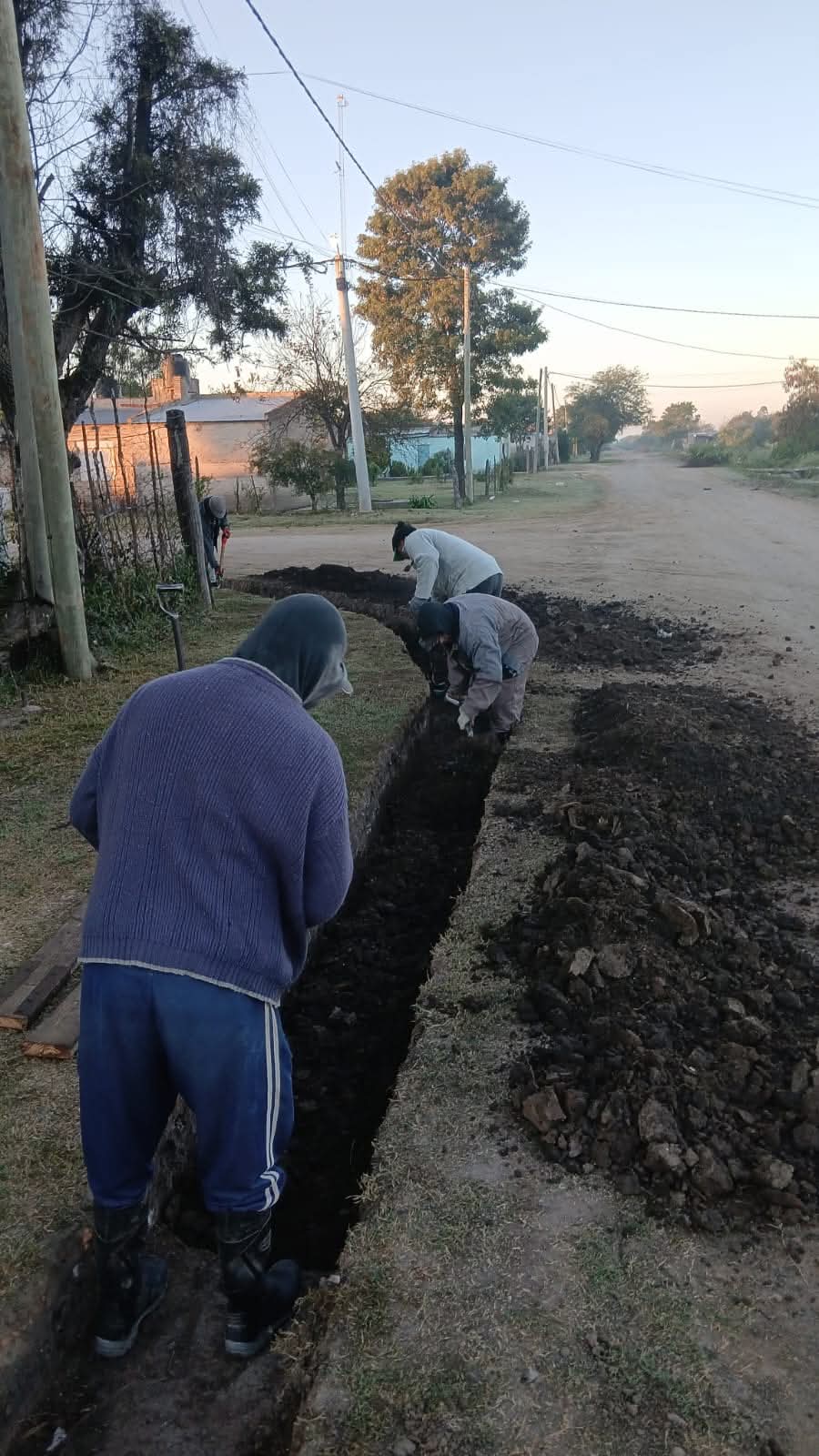 TRABAJOS DE MANTENMIENTO URBANO:  RECOLECCI&Oacute;N DE RAMAS, CUNETEO Y CORTE DE PASTO