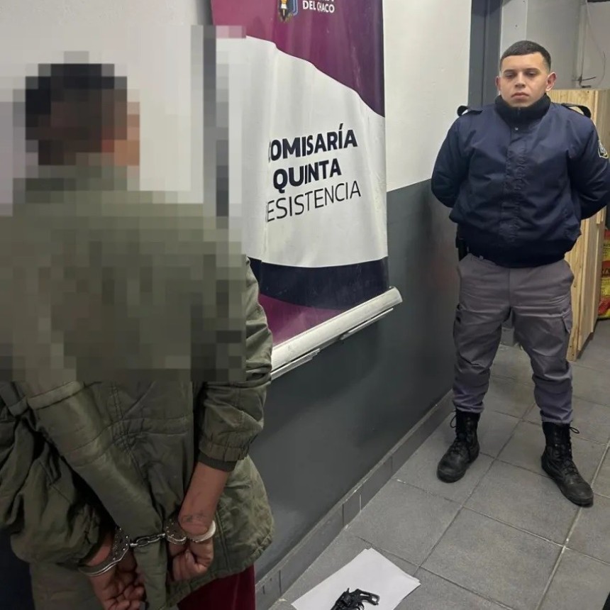 Lo golpe&oacute; con un rev&oacute;lver para robarle la moto y vecinos lo frenaron: qued&oacute; detenido