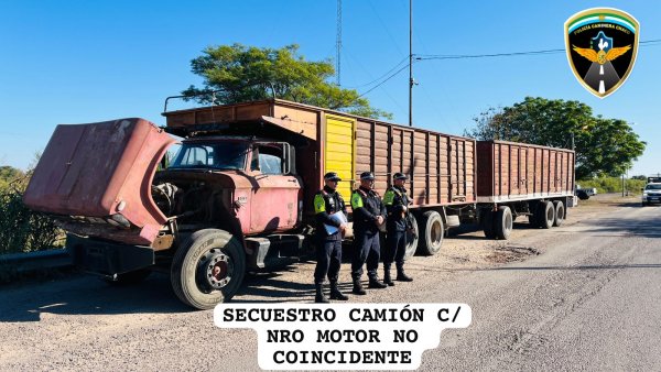 Santa Sylvina *DETECTARON IRREGULARIDADES EN UN CAMI&Oacute;N DURANTE CONTROL VIAL SOBRE RUTA NACIONAL 95*