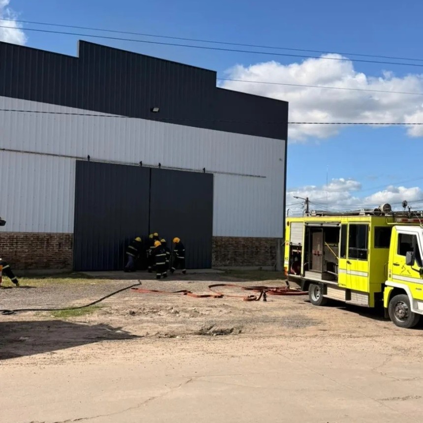 Se incendi&oacute; el dep&oacute;sito de una distribuidora de Puerto Vilelas