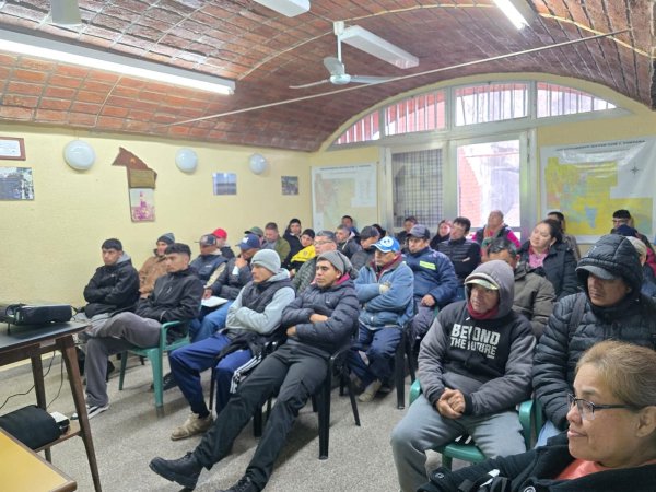 VILLA &Aacute;NGELA: PERSONAL MUNICIPAL SE CAPACIT&Oacute; EN PODA DE ARBOLADO URBANO