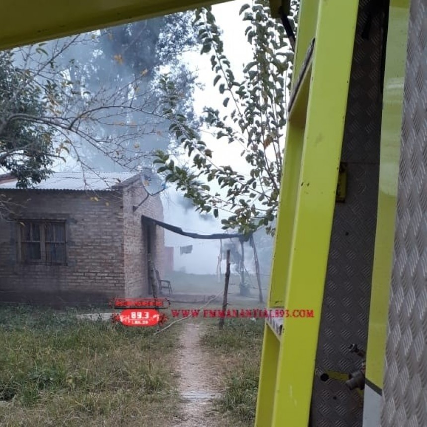 Villa &Aacute;ngela: DENUNCIAN UN INCENDIO DENTRO DE UNA FINCA Y BOMBEROS PROCEDE A EXTINGUIRLO
