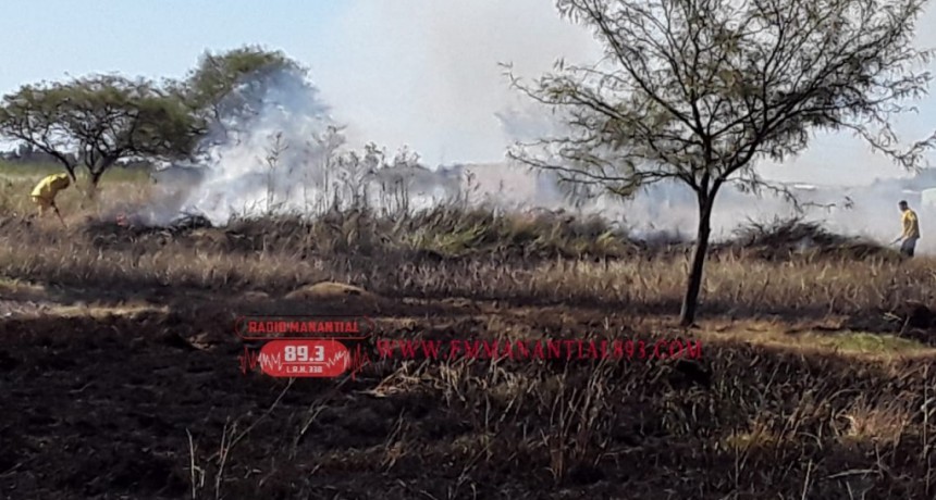 Villa &Aacute;ngela: INCENDIO EN UN TERRENO BALD&Iacute;O LOGR&Oacute; SER SOFOCADO POR BOMBEROS