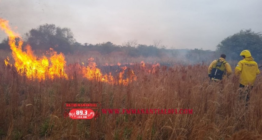 Villa &Aacute;ngela: A PESAR DE LAS RECOMENDACIONES REALIZADAS POR BOMBEROS Y LA POLIC&Iacute;A SIGUEN LOS INCENDIOS