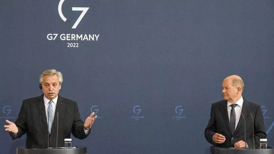 Fernández viaja a Alemania para participar como invitado del G7