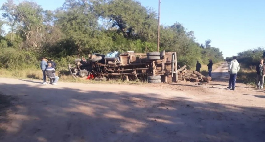 Quitilipi: Muri&oacute; un joven de 26 a&ntilde;os tras un choque de frente entre un cami&oacute;n y una camioneta