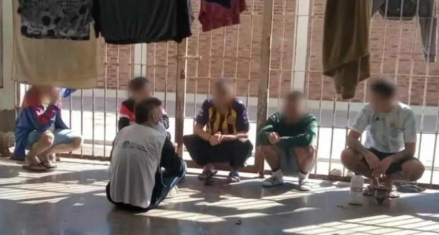 Uso autorizado de celulares para personas detenidas: c&oacute;mo lo regular&aacute; el Gobierno y c&oacute;mo "facilitar&aacute;" la comunicaci&oacute;n