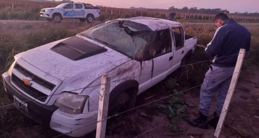 Dos charatenses se accidentaron en un camino rural y terminaron incrustados en una cuneta