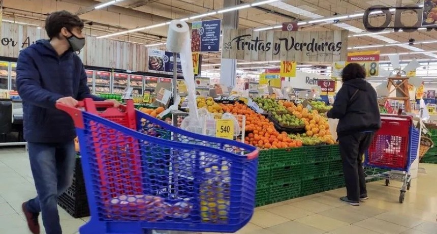 Por la inflaci&oacute;n, el consumo masivo cay&oacute; casi 7% en mayo
