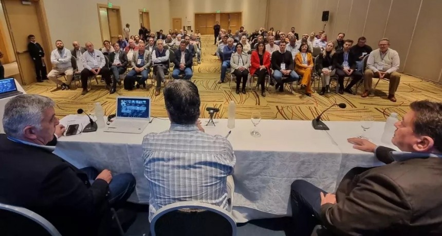 Capitanich habl&oacute; sobre la falta de gasoil con transportistas