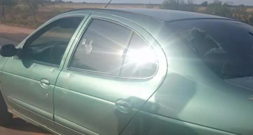 J.J. Castelli: Avanz&oacute; en un corte de ruta y le da&ntilde;aron el auto