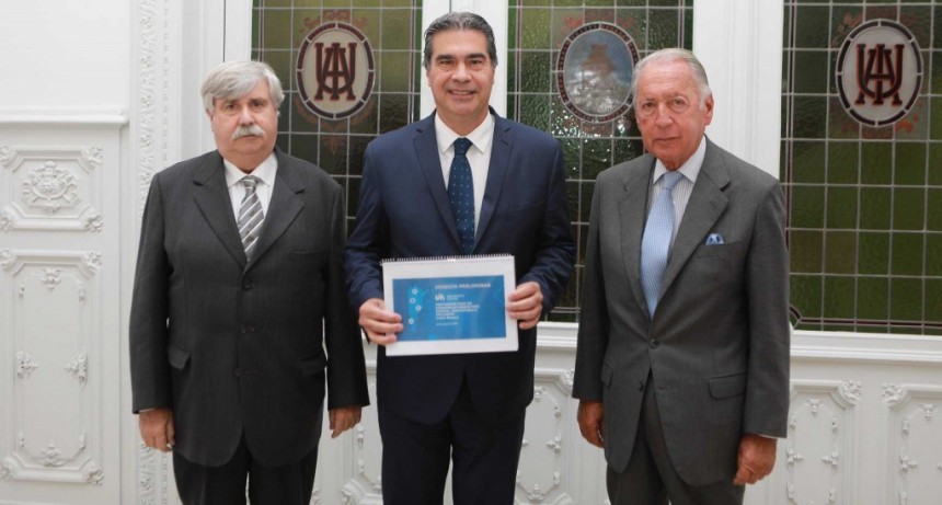 Compromiso de Capitanich y la UIA para &ldquo;construir un pa&iacute;s industrial&rdquo;