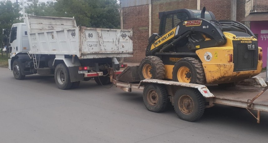 Villa &Aacute;ngela: FUERTE CHOQUE ENTRE UN CAMI&Oacute;N DE VIALIDAD Y UNA MOTOCICLETA OCUPADA POR MADRE E HIJA QUE TERMINARON LESIONADAS