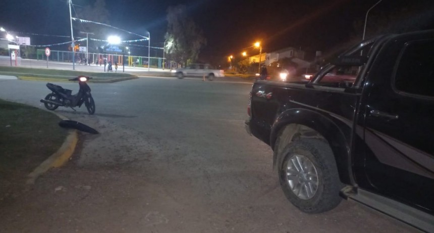 Villa &Aacute;ngela: UNA MUJER QUE SE TRASLADABA EN MOTO  RESULT&Oacute; CON LESIONES TRAS COLISIONAR CON UNA CAMIONETA