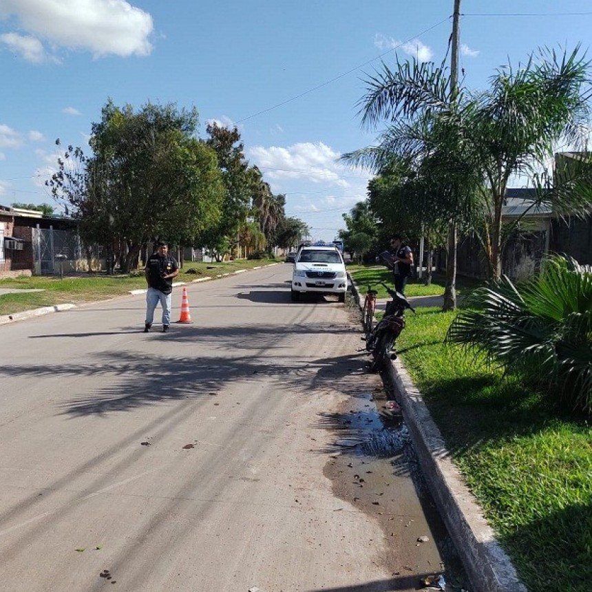Villa &Aacute;ngela: UNA MUJER QUE CIRCULABA EN BICICLETA FUE TRASLADADA AL HOSPITAL  TRAS CHOCAR CON UNA MOTO
