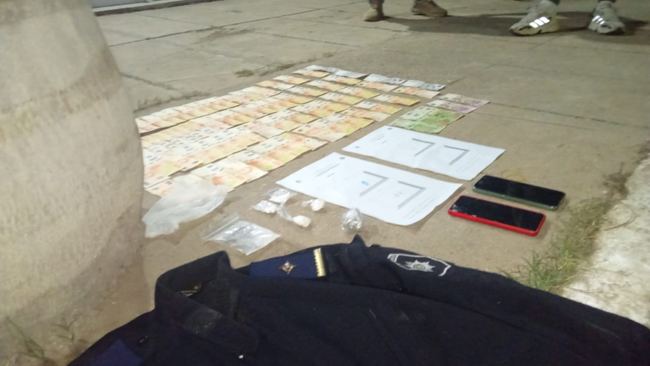SANTA SYLVINA: UN POLICIA DE SANTA FE FUE DETENIDO CON DROGA Y DINERO EN EFECTIVO