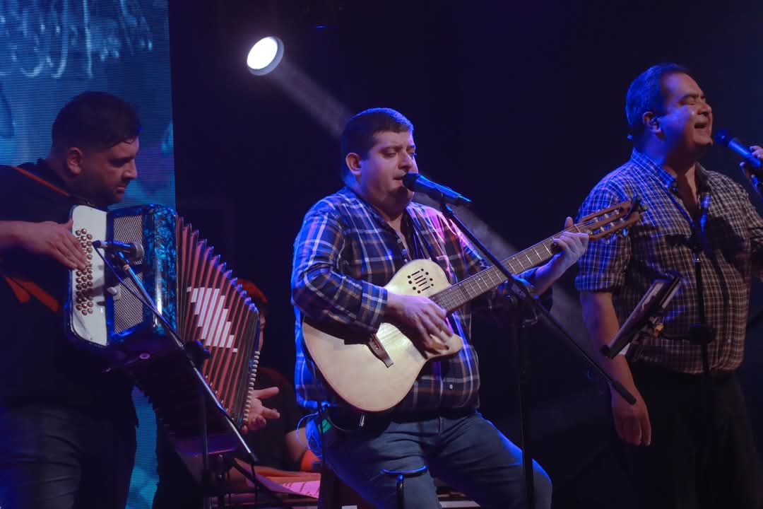 VILLA ÁNGELA: ADRIAN MONTES Y SU CONJUNTO LANZA SU NUEVO MATERIAL CHAMAMECERO