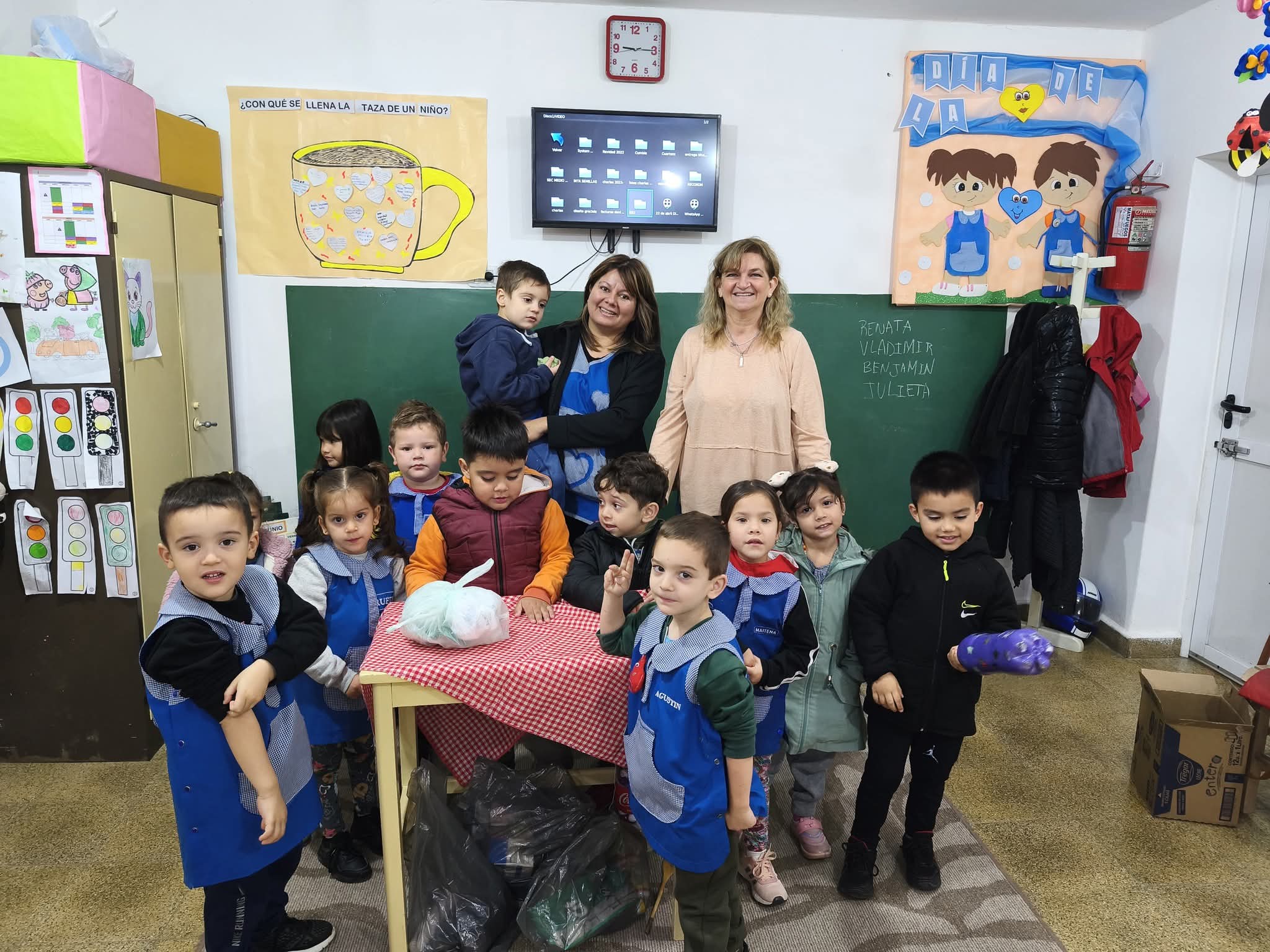 Villa Angela: CHARLA INFORMATIVA SOBRE LA REUTILIZACIÓN DE MATERIALES A LOS ALUMNOS DEL JARDIN 