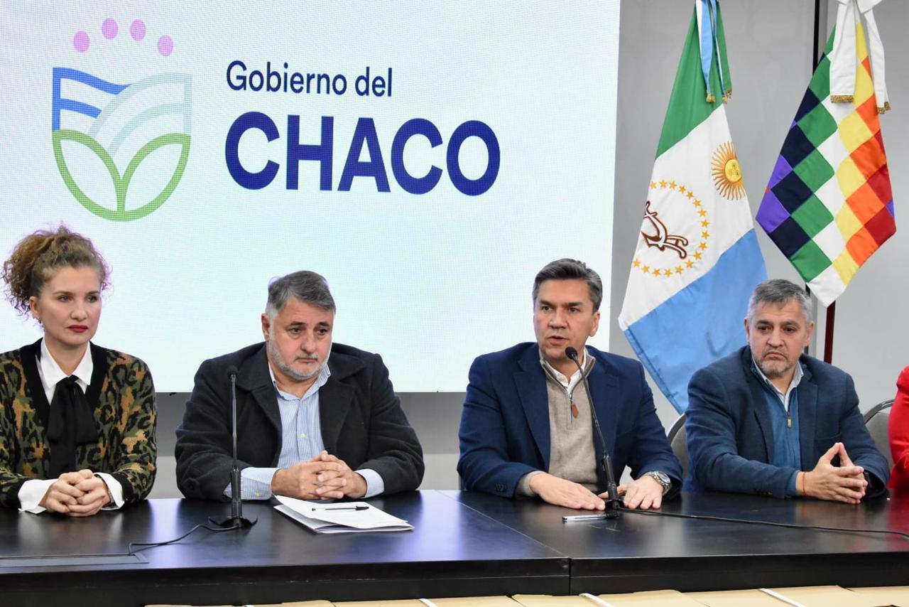 EL GOBERNADOR ZDERO ENTREG&Oacute; EQUIPOS INFORM&Aacute;TICOS PARA REGISTROS CIVILES DE TODA LA PROVINCIA