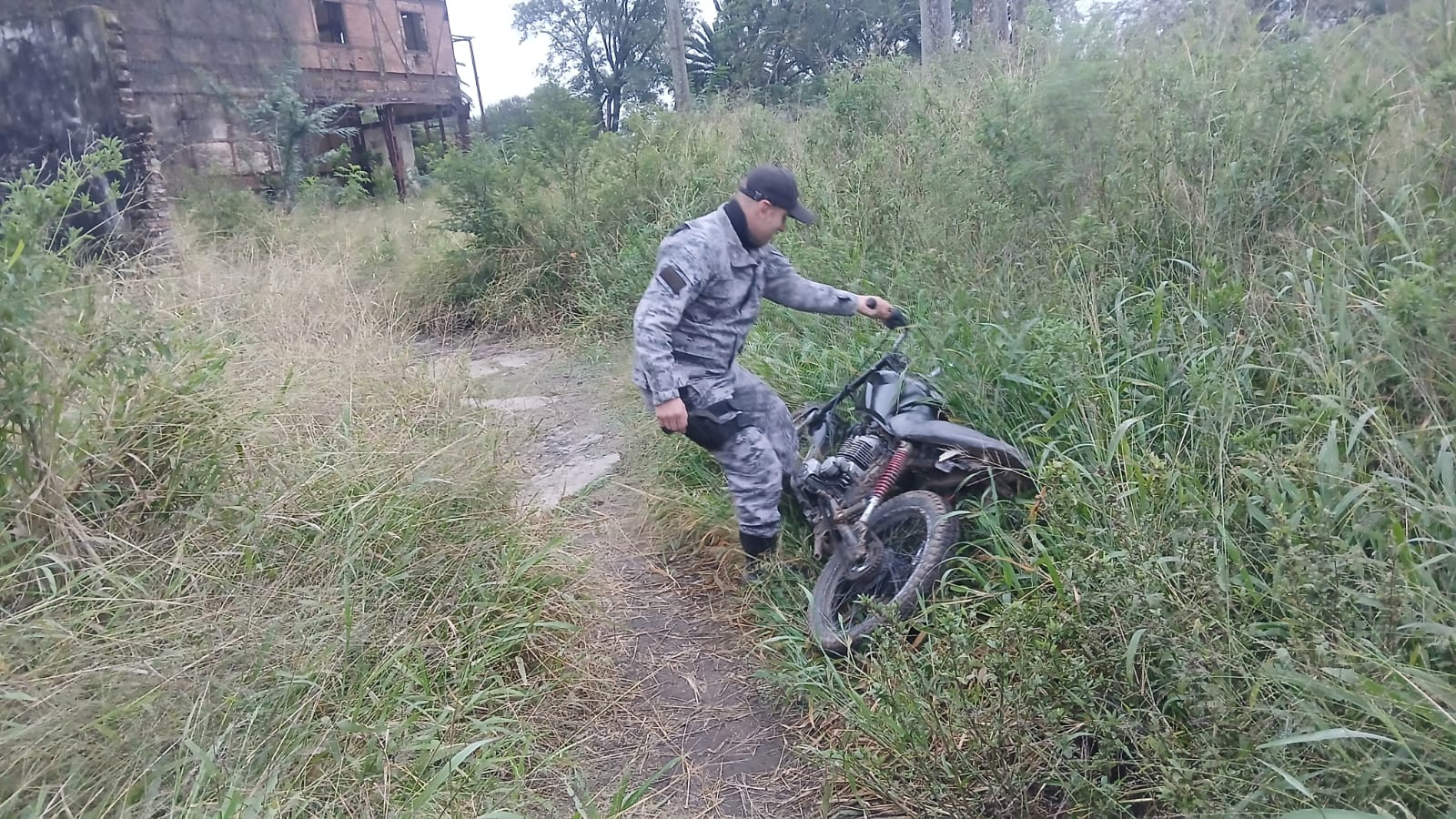 RECUPERAN MOTOCICLETA CON PEDIDO DE SECUESTRO Y ESCLARECEN UNA CAUSA POR HURTO