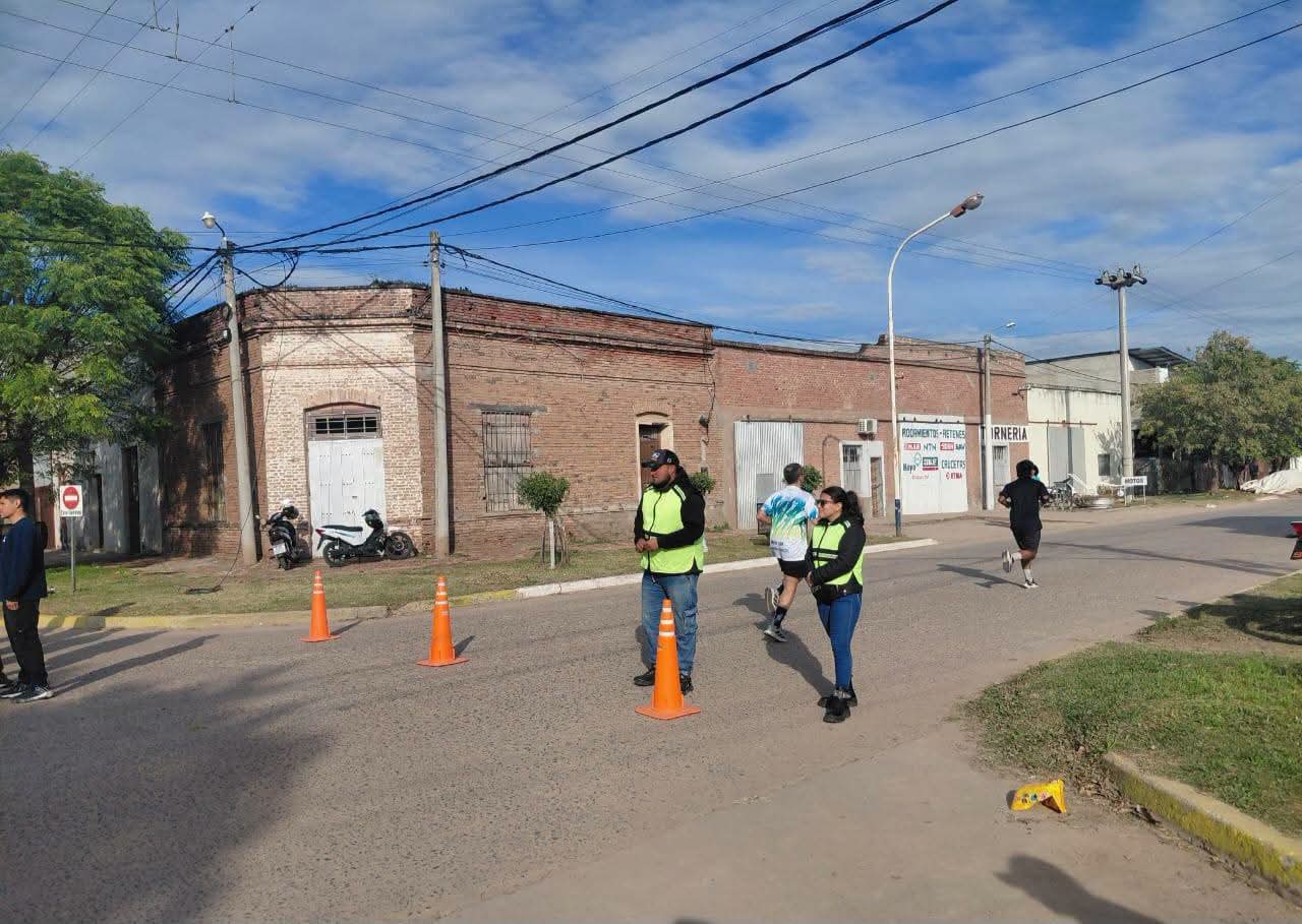 Villa &Aacute;ngela: COLABORACI&Oacute;N INSTITUCIONAL: EL MUNICIPIO BRIND&Oacute; SEGURIDAD VIAL EN EVENTOS COMUNITARIOS