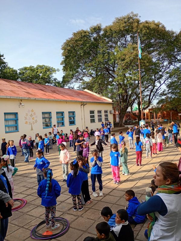 LA ESCUELA N&deg; 389 CELEBR&Oacute; SUS 87 A&Ntilde;OS DE HISTORIA CON ACTIVIDADES RECREATIVAS Y UN EMOTIVO HOMENAJE A SU COMUNIDAD