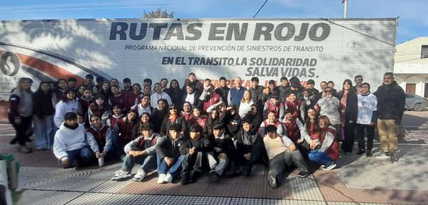 RUTAS EN ROJO LLEG&Oacute; A VILLA &Aacute;NGELA PARA FORTALECER LA CONCIENCIA VIAL Y EVALUAR HABILIDADES DE CONDUCCI&Oacute;N