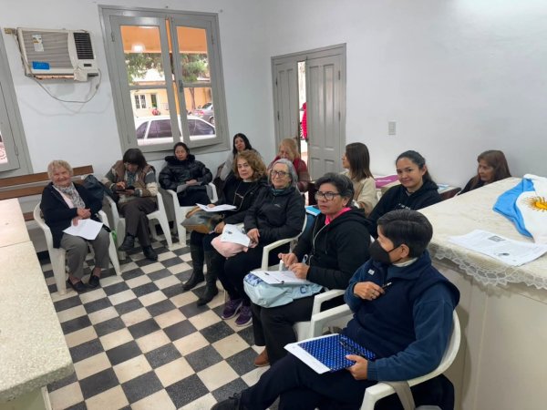 TALLER DE COCINA PARA CEL&Iacute;ACOS: PREPARARON CARBONADA CRIOLLA Y DESTACARON EL CRECIENTE INTER&Eacute;S DE LA COMUNIDAD