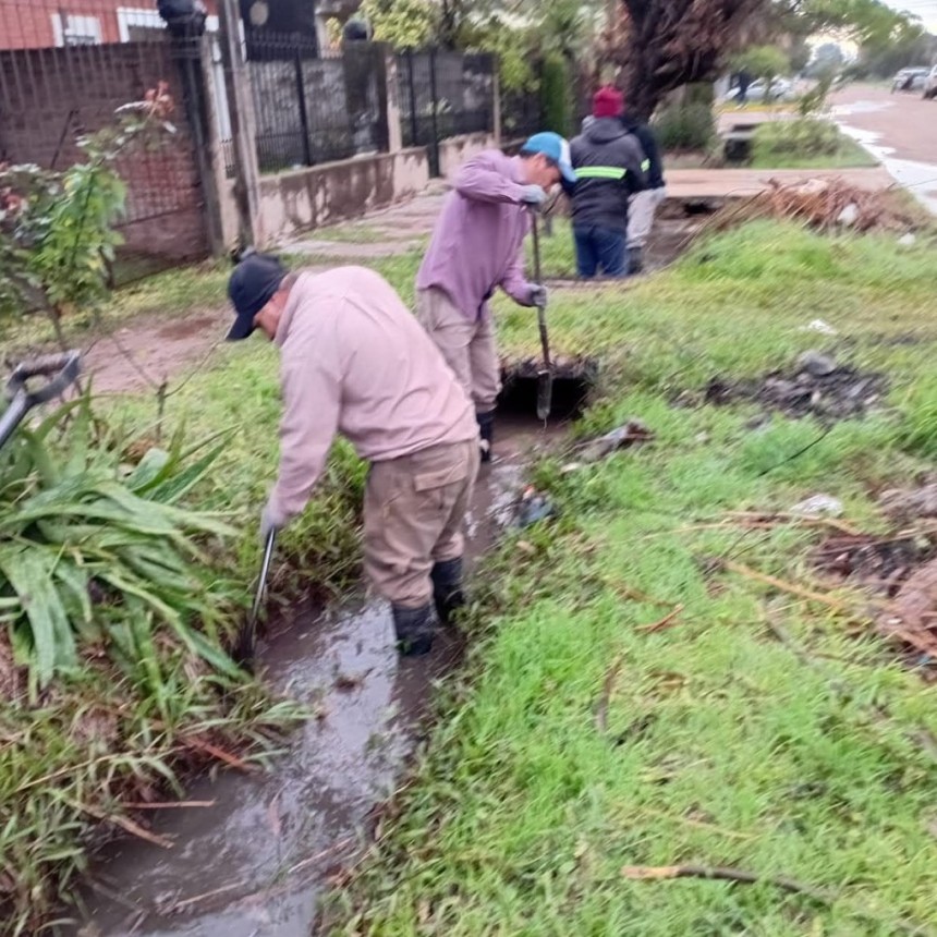TRAS LAS LLUVIAS, EL MUNICIPIO INTENSIFICA LOS TRABAJOS DE MANTENIMIENTO EN DISTINTOS SECTORES DE LA CIUDAD