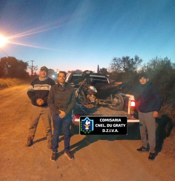ROBARON UNA MOTO EN CORONEL DU GRATY Y LA RECUPERARON OCULTA ENTRE MALEZAS EN VILLA &Aacute;NGELA