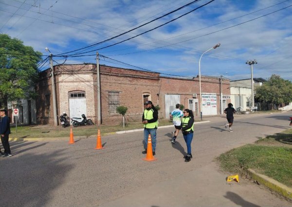 Villa &Aacute;ngela: COLABORACI&Oacute;N INSTITUCIONAL: EL MUNICIPIO BRIND&Oacute; SEGURIDAD VIAL EN EVENTOS COMUNITARIOS