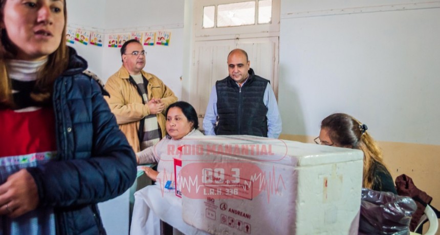 Aldo Almir&oacute;n Visit&oacute; la Escuela de Estudios Primarios 394, a supervisar los trabajos que se est&aacute;n llevando adelante.