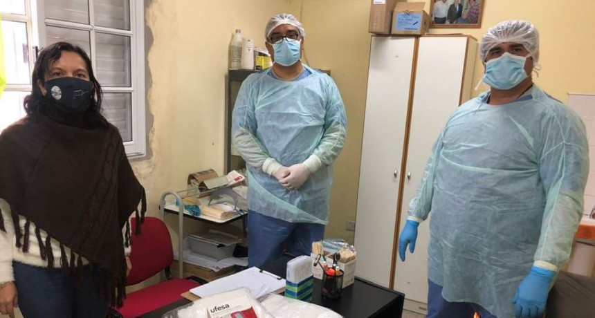 Enrique Urien: LILIANA PASCUA DON&Oacute; ELEMENTOS DE BIOSEGURIDAD Y UN TERM&Oacute;METRO DIGITAL AL CENTRO DE SALUD LOCAL.