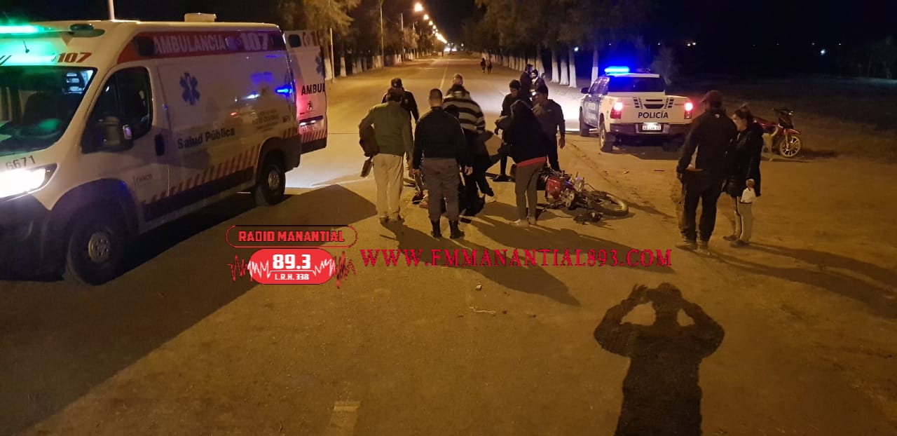 Santa Sylvina: UNA MOTO PIERDE EL CONTROL DONDE UN NI&Ntilde;O DE 10 Y UN HOMBRE DE 38 A&Ntilde;OS RESULTAN CON HERIDAS GRAVES.