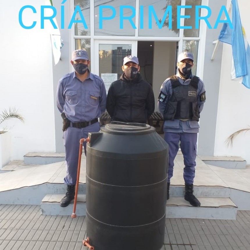 Villa &Aacute;ngela: EL PERSONAL POLICIAL RECUPERA UN TANQUE DE 500 Lts., BUSCAN A&Uacute;N SU PROCEDENCIA
