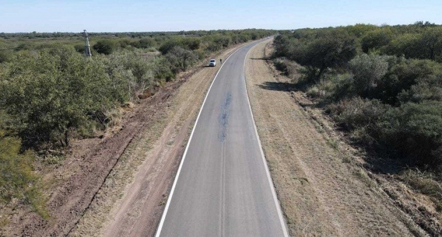 TRABAJO DE VIALIDAD PROVINCIAL - Tareas de desmalezado y mantenimiento para asegurar la transitabilidad en la Ruta 95