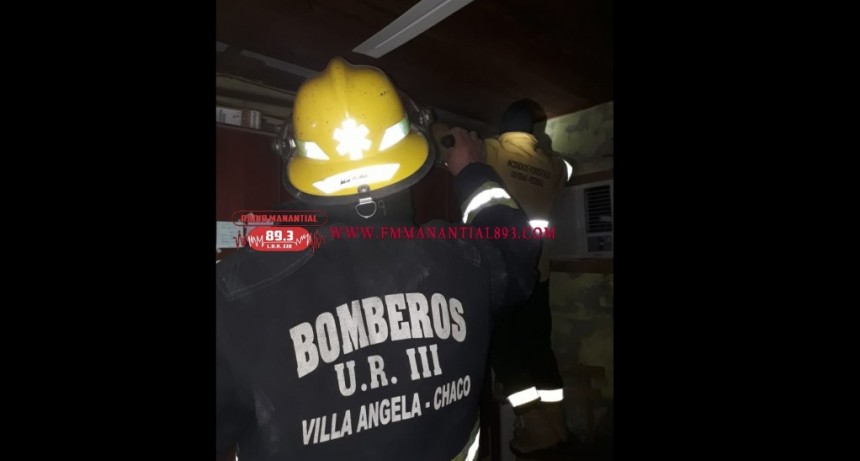 Villa &Aacute;ngela: PRINCIPIO DE INCENDIO EN UNA VIVIENDA | EL PERSONAL DE BOMBEROS CONSTAT&Oacute; LOS DA&Ntilde;OS Y EL CONTROL TOTAL DEL FUEGO