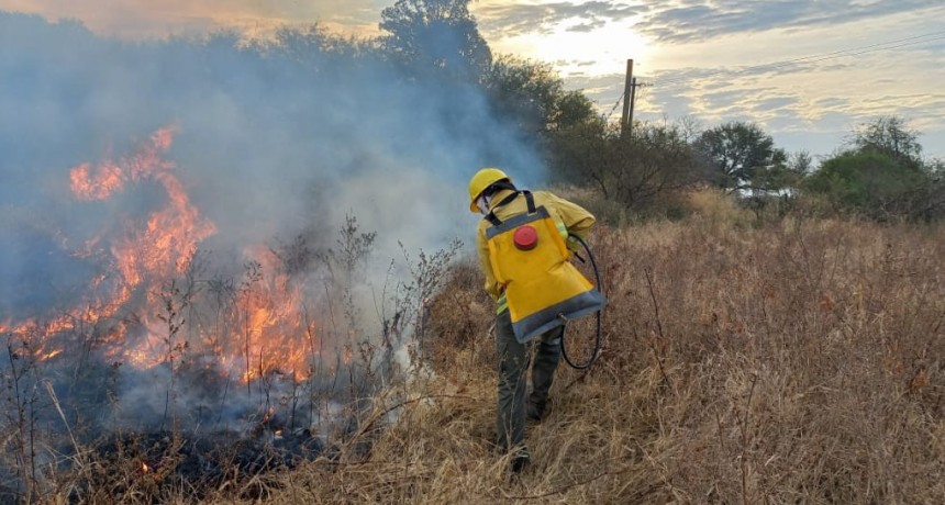 Villa &Aacute;ngela: BOMBEROS INTERVINO EN DOS INCENDIOS EN AL JORNADA DEL DOMINGO