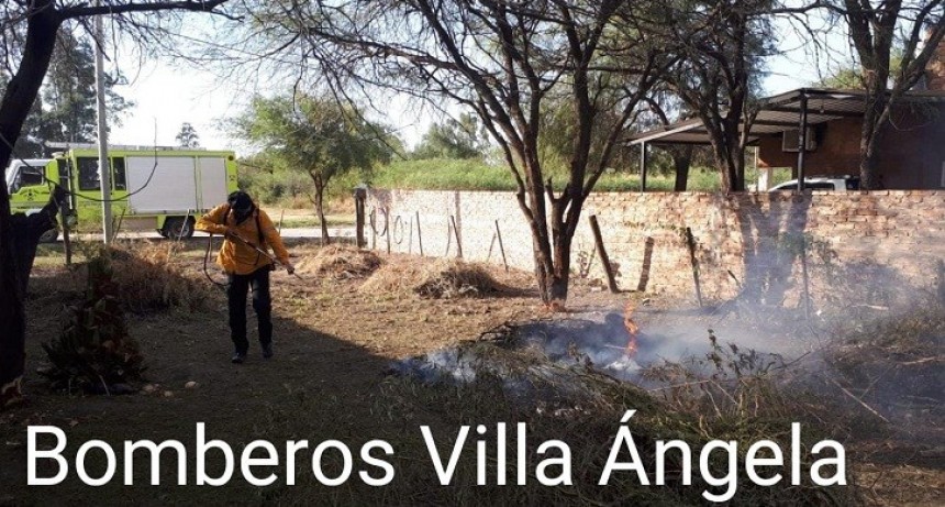 Villa &Aacute;ngela: Divisi&oacute;n Bomberos extingui&oacute; el Incendio de Ramas y Residuos en un Terreno de la ciudad