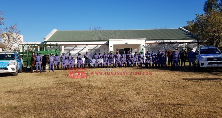 Villa &Aacute;ngela: TOMA FOTOGR&Aacute;FICA ANUAL DEL DEPARTAMENTO RURAL CON LA INCORPORACI&Oacute;N DE UN NUEVO PATRULLERO.
