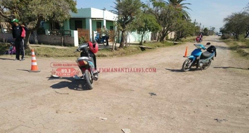 Villa &Aacute;ngela: Como resultado de una Colisi&oacute;n entre dos Motos una Joven sufri&oacute;  lesiones y fue trasladada al Hospital