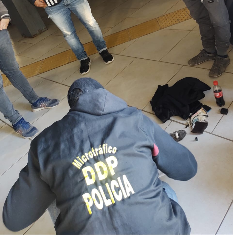 Detienen en la Terminal de Ómnibus de Resistencia a un dealer que pretendía llevar cocaina a Villa Angela