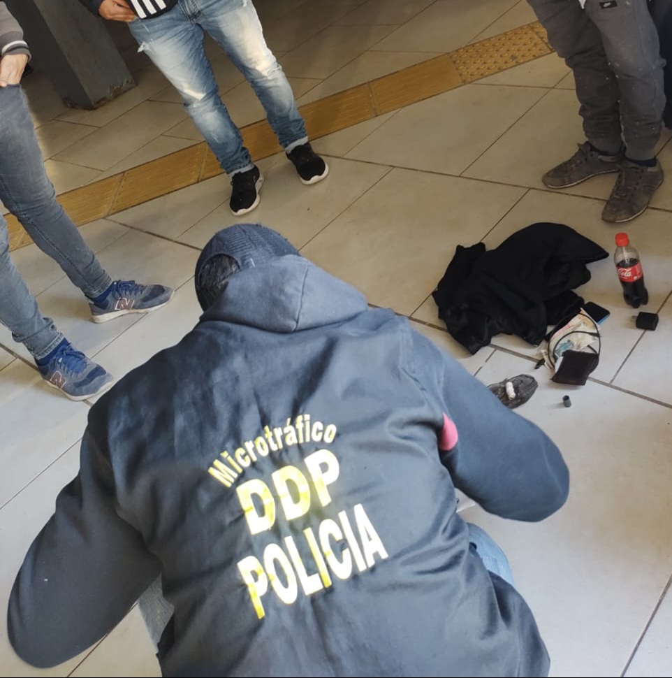 Detienen en la Terminal de &Oacute;mnibus de Resistencia a un dealer que pretend&iacute;a llevar cocaina a Villa Angela