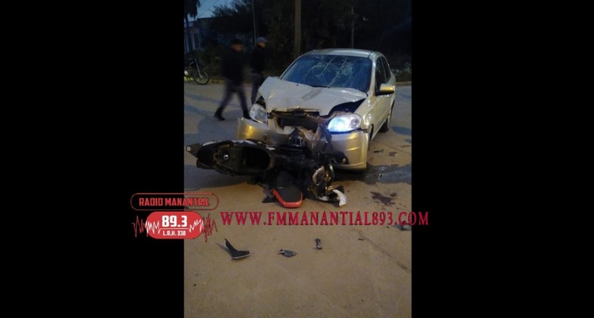 Villa &Aacute;ngela: SINIESTRO VIAL ENTRE UNA MOTO Y UN AUTO | UN JOVEN DE 24 A&Ntilde;OS FUE DERIVADO AL "4 DE JUNIO"